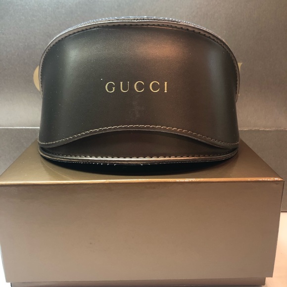 Gucci sunglass with case - Picture 7 of 8